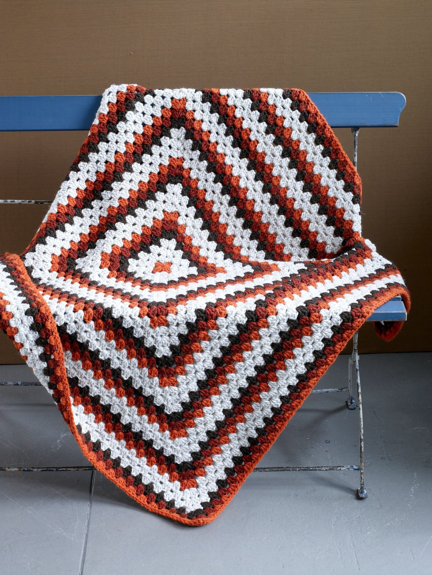 Grand Granny Square Afghan (Crochet)