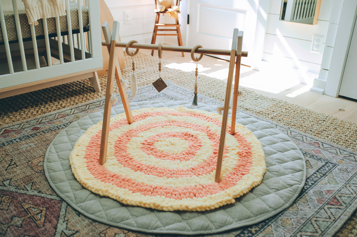 Striped Circle Rug (Crafts)