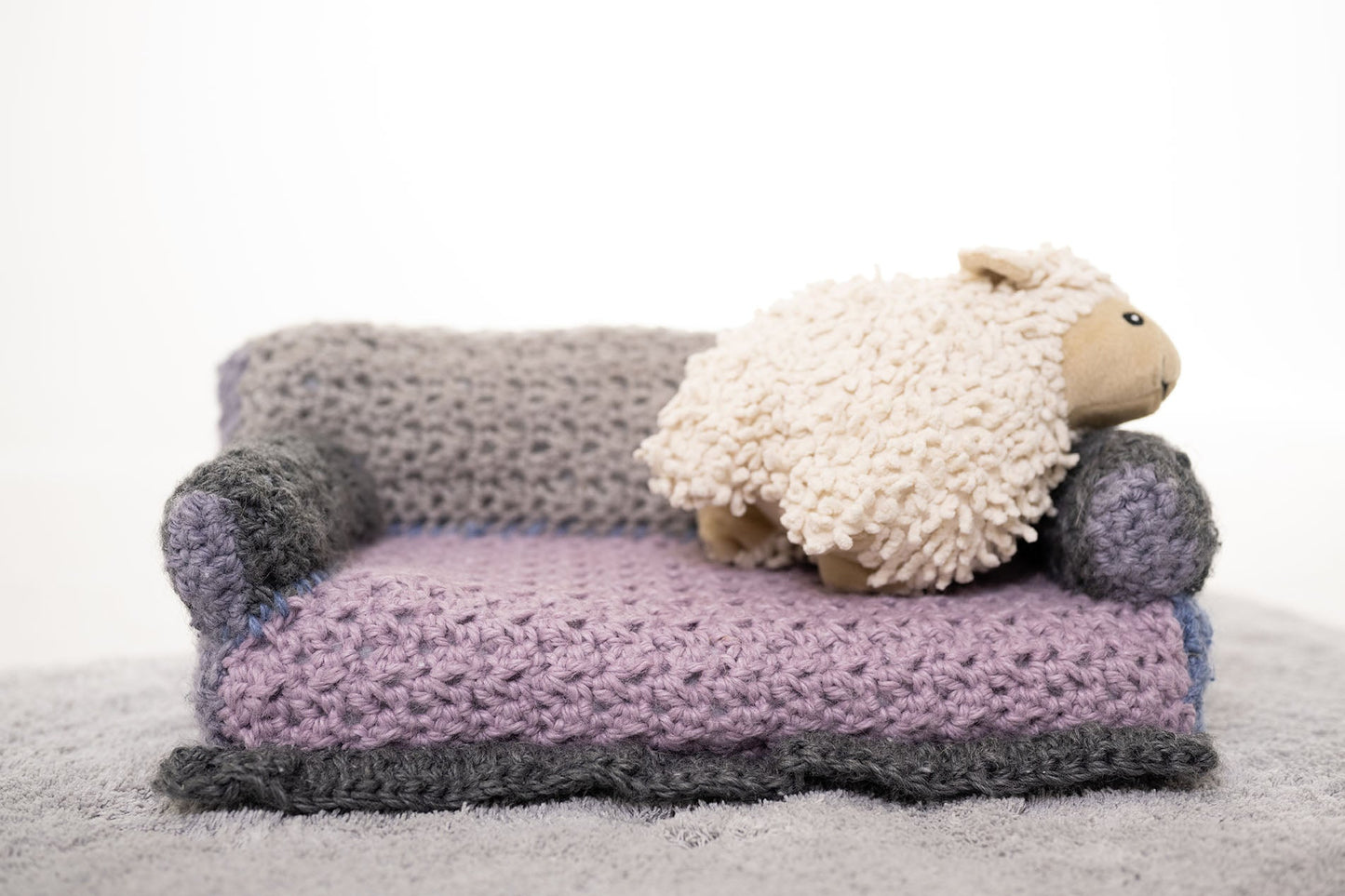 Kitty Loveseat (Crochet)
