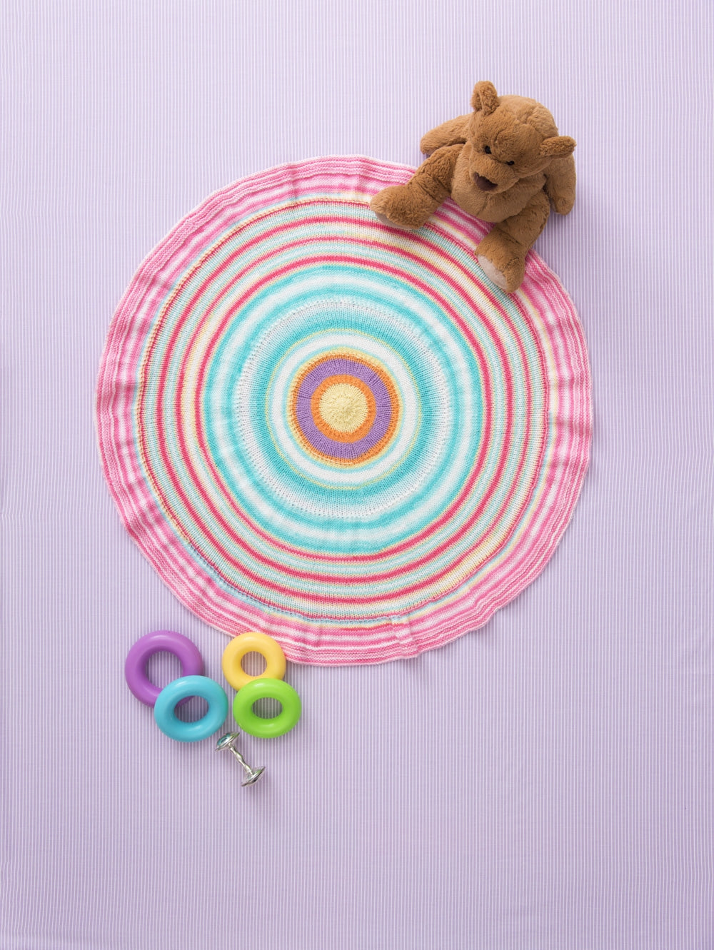Round Ruffled Baby Afghan (Knit)