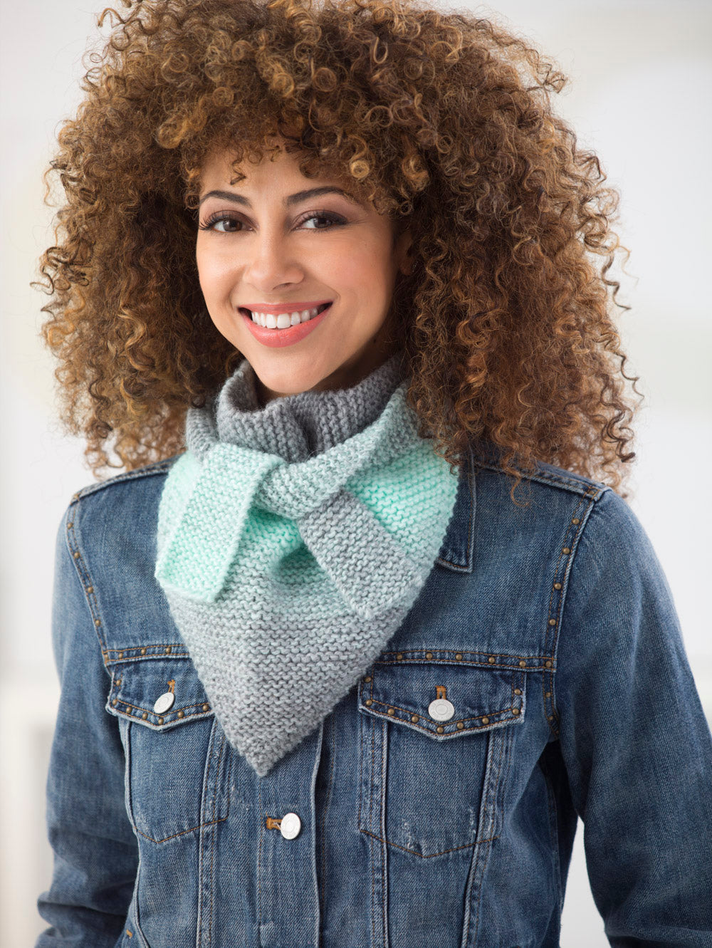 Triangle Tied Scarf (Knit)