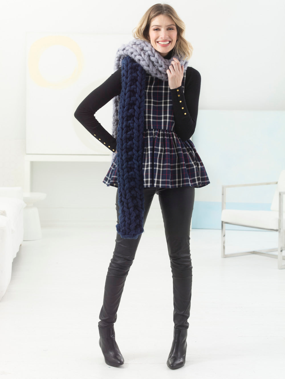Two Color Scarf (Knit)