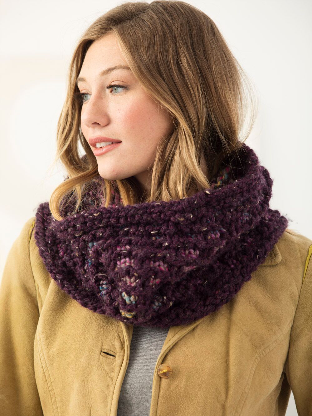 Gridded Cowl (Knit)