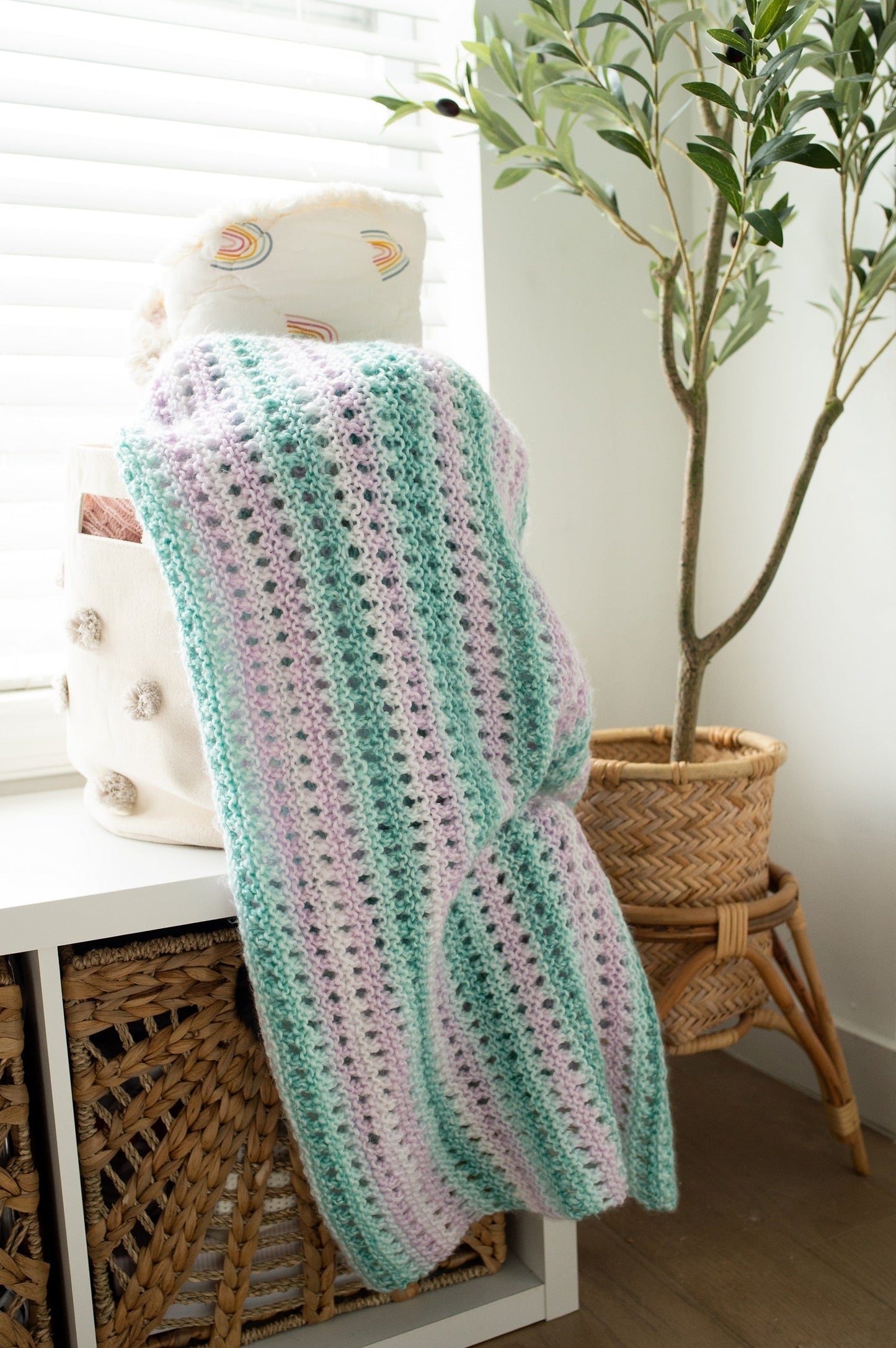 Minna Garter Eyelet Blankie (Knit)