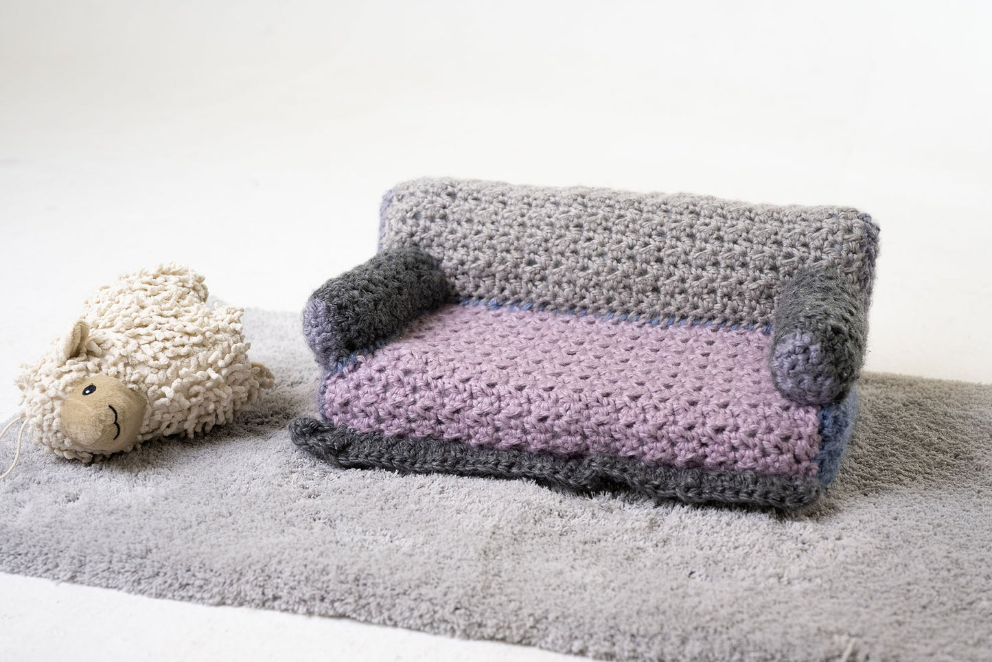 Kitty Loveseat (Crochet)