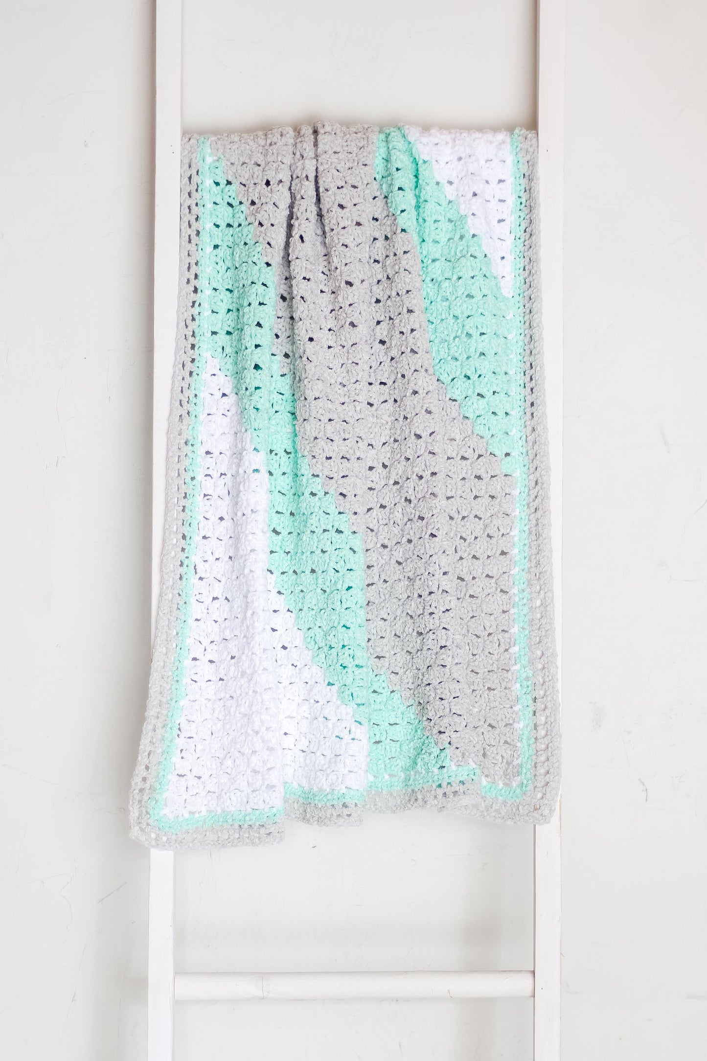 Crochet Kit - Slanted Stripes Throw