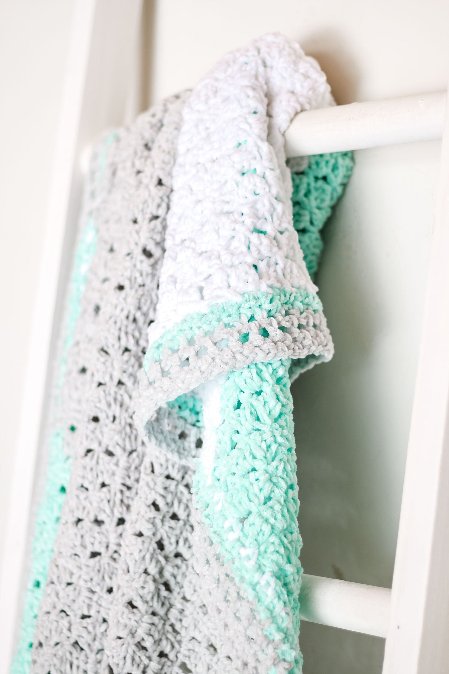 Crochet Kit - Slanted Stripes Throw