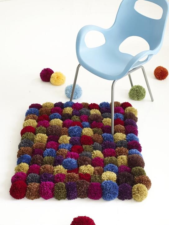 Pom-Pom Rug (Crafts)