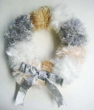 White Wonder Wreath Pattern (Crafts)