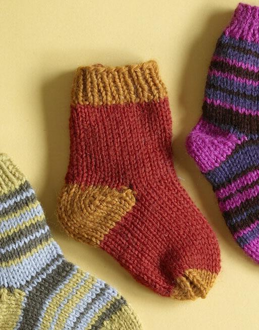 Knit Childs Two Color Socks Pattern (Knit)