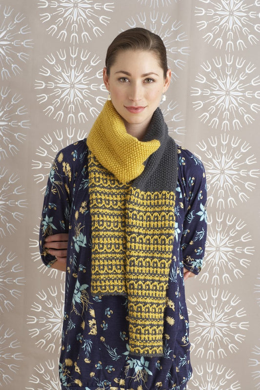 Two-Color Tango Scarf (Knit)