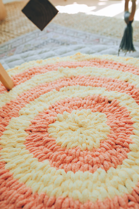 Striped Circle Rug (Crafts)