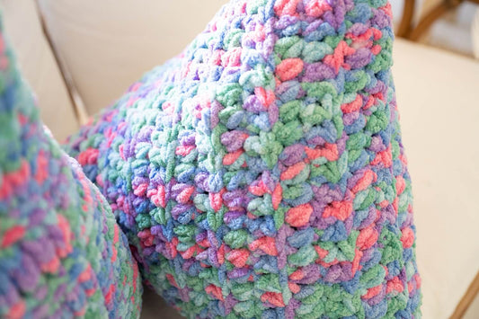 Pyramid Pillows (Knit)