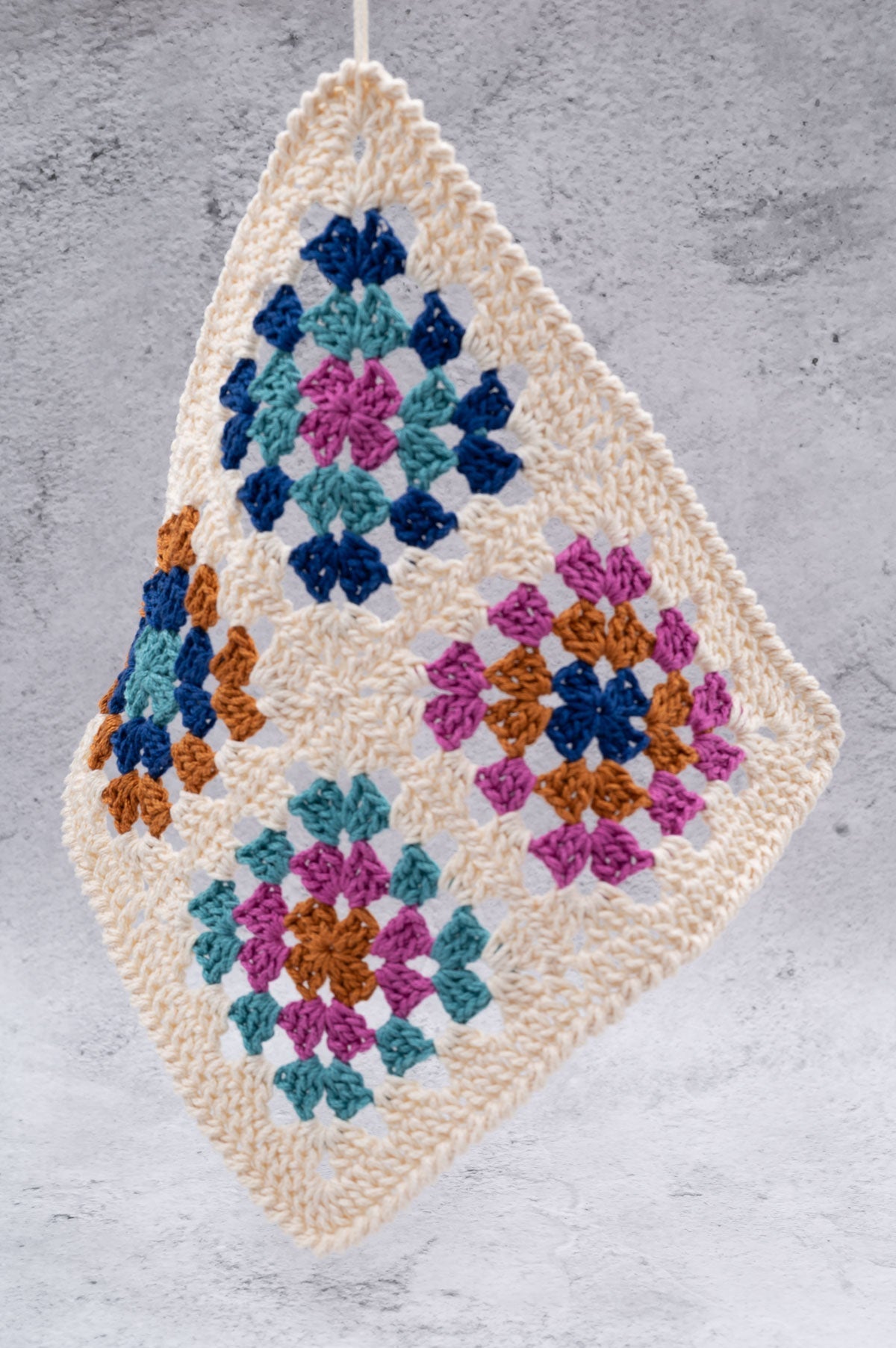 Granny Square Dish Cloth (Crochet)