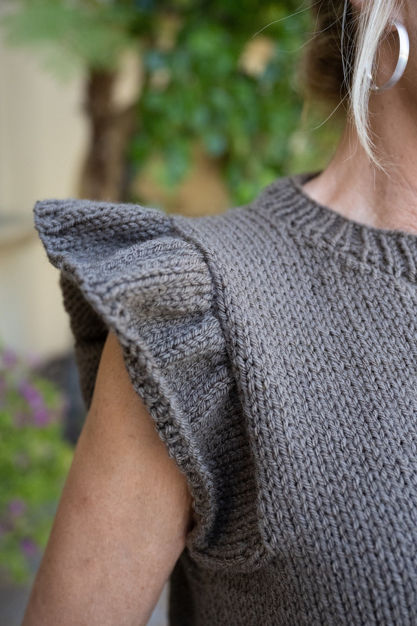 Ruffled Sleeve Top (Knit)