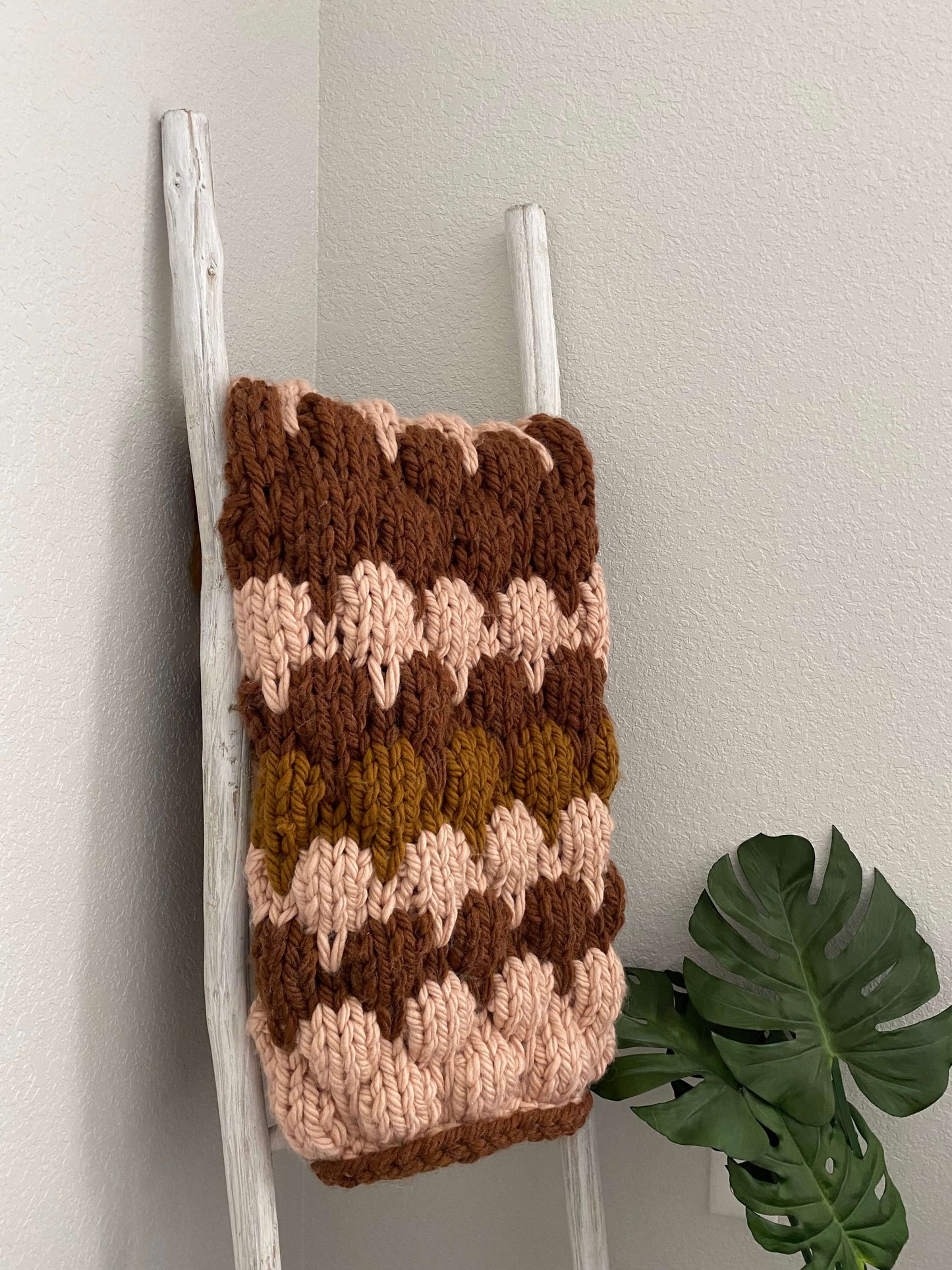 Bubble Trouble Throw Blanket (Knit)