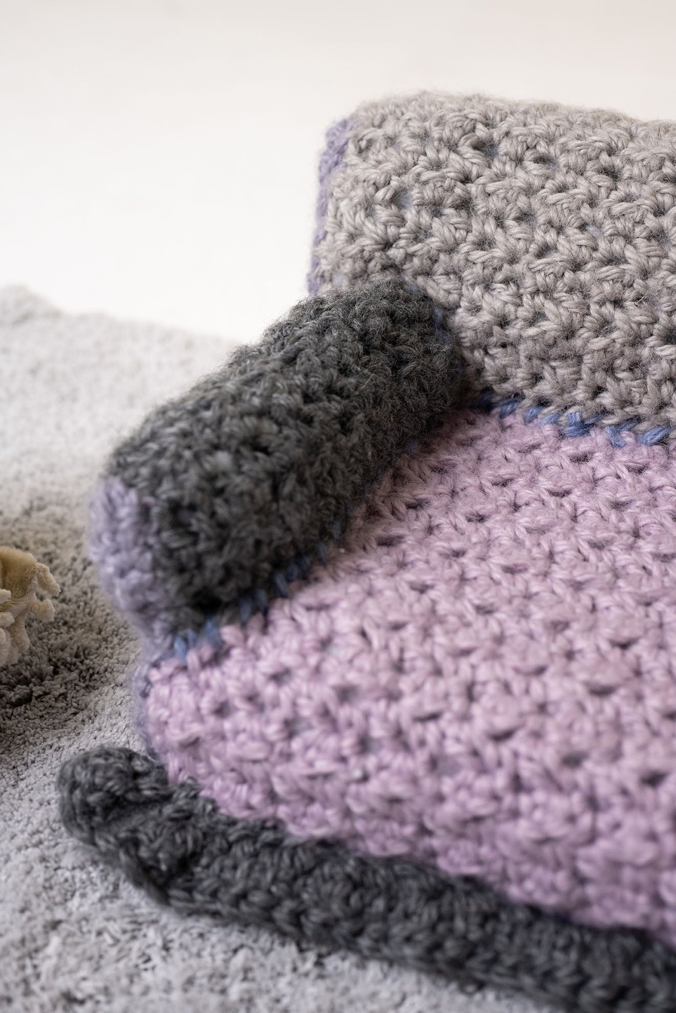 Kitty Loveseat (Crochet)