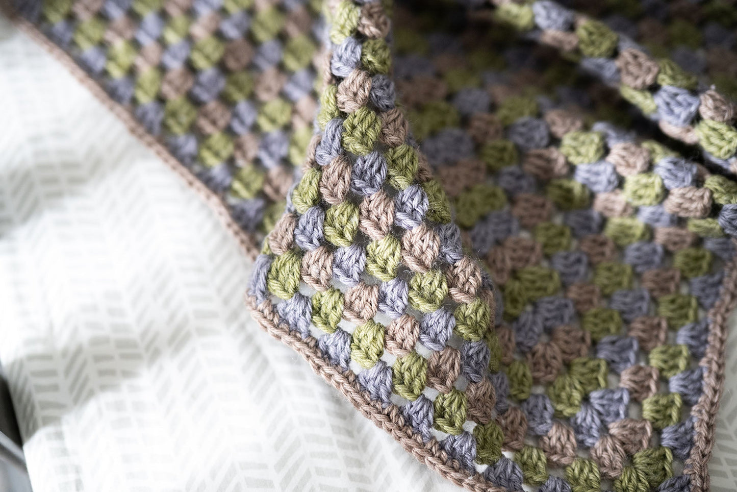 Three Color Baby Granny Blankie (Crochet)