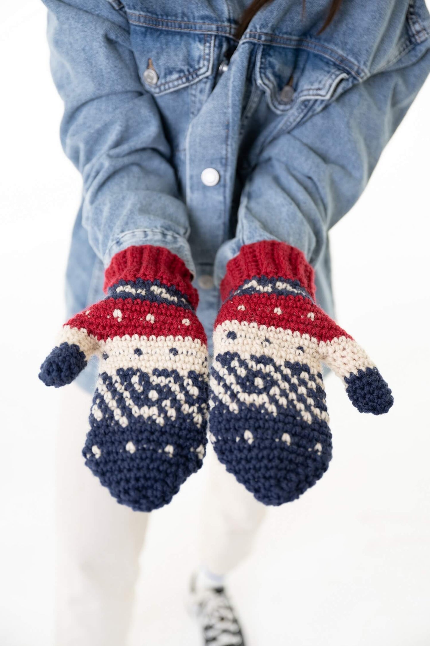 Chalet Mittens (Crochet)