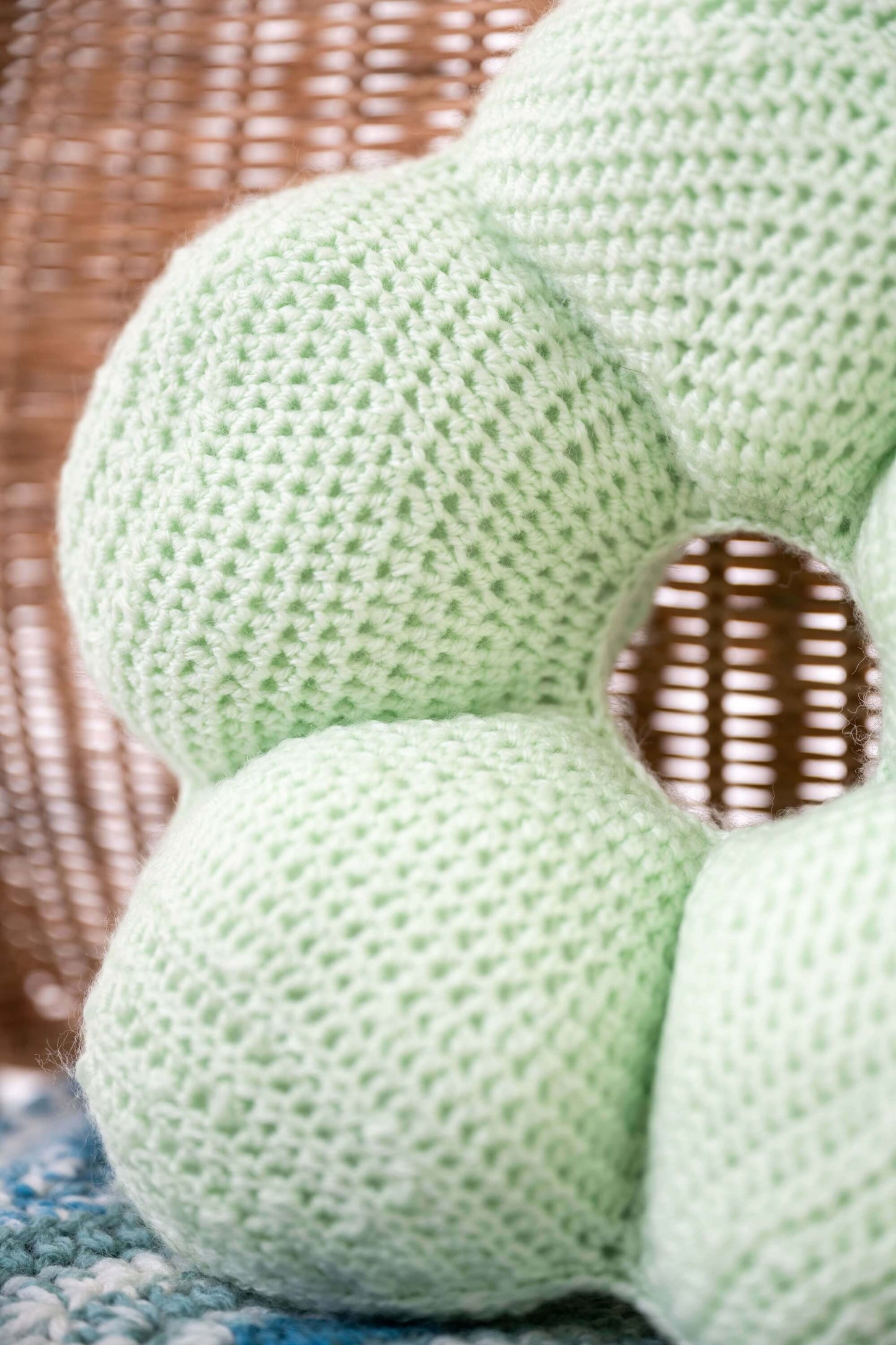 Flower Pillow Pattern (Crochet)