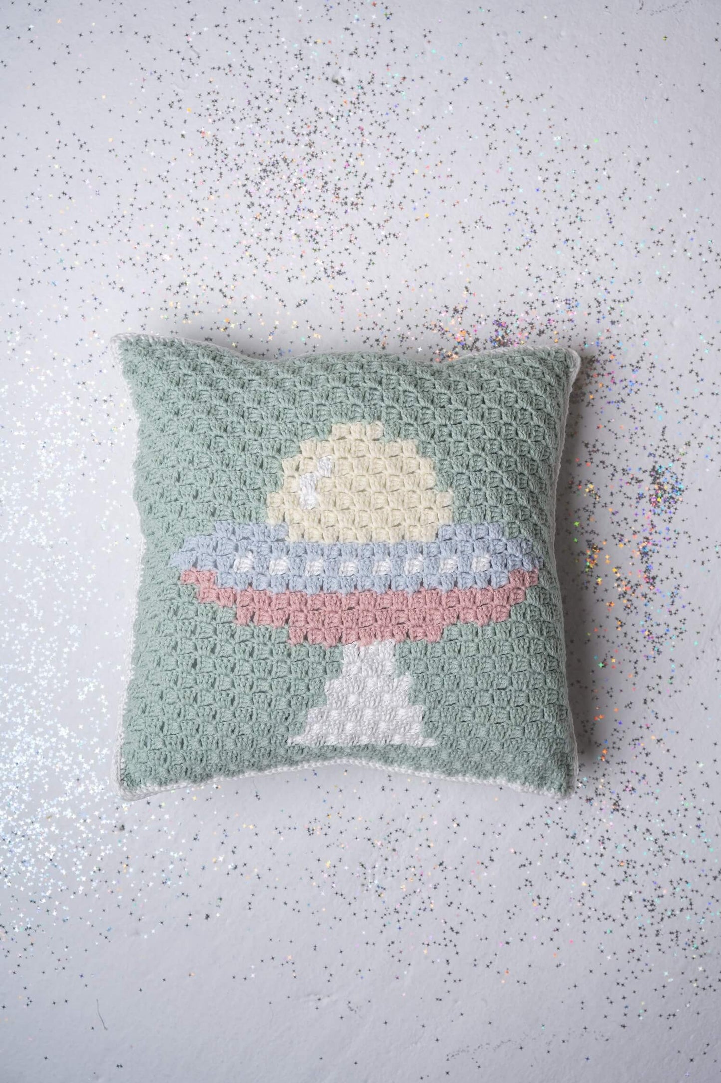 Spaceship Pillow Cover (Crochet)