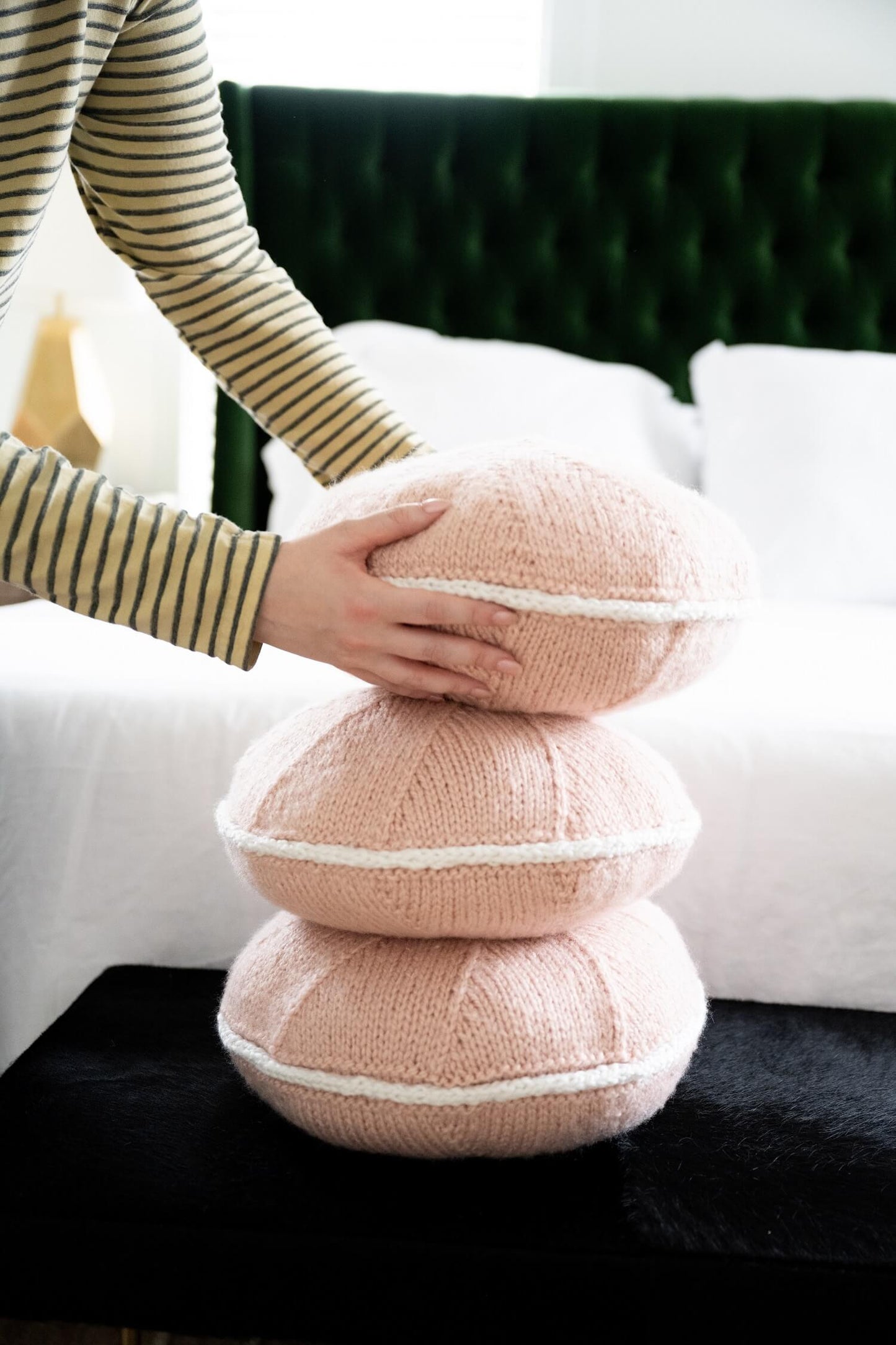 Macaron Pillows (Knit)