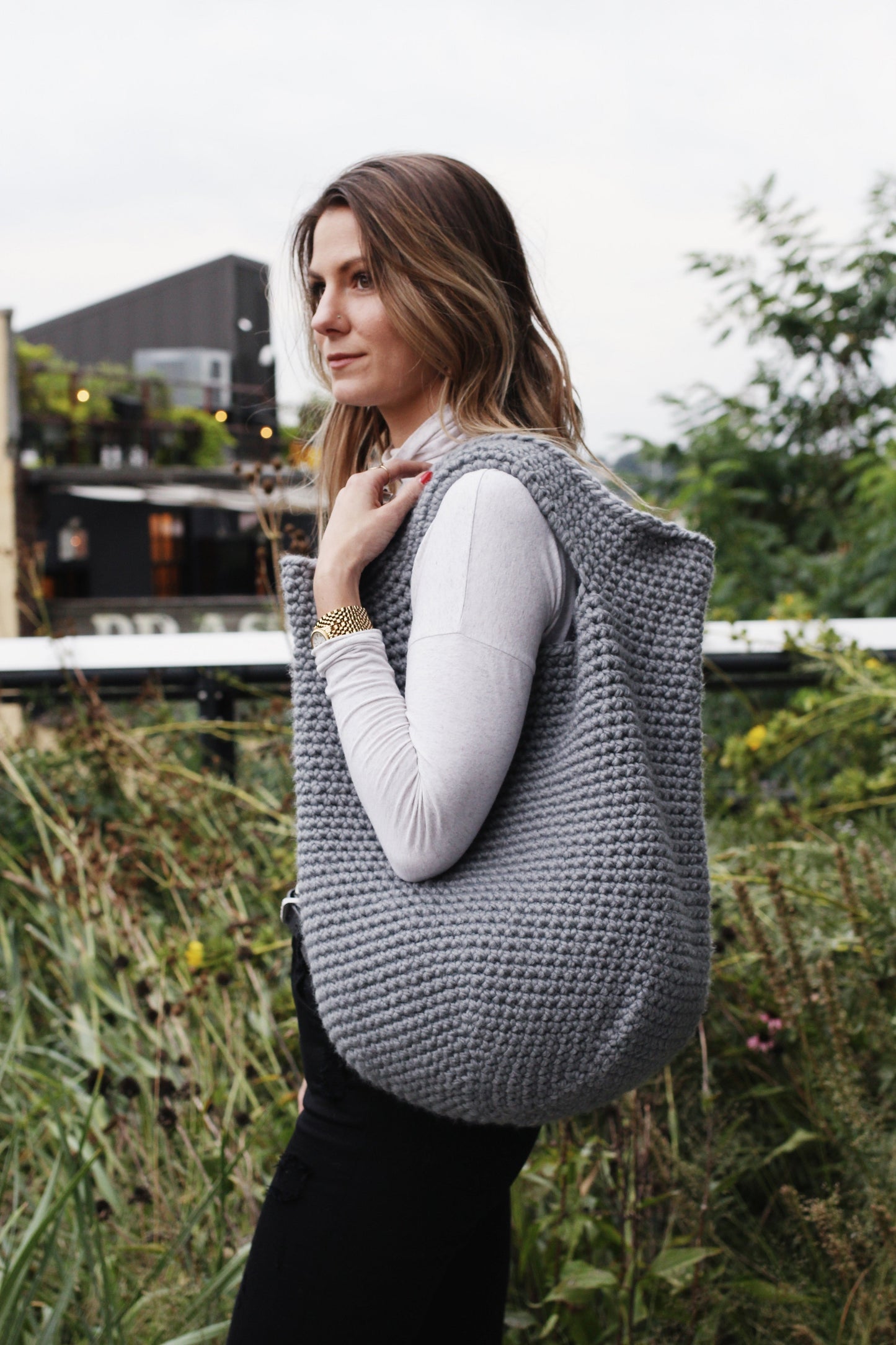 Red Hook Afternoon Shoulder Bag (Crochet)