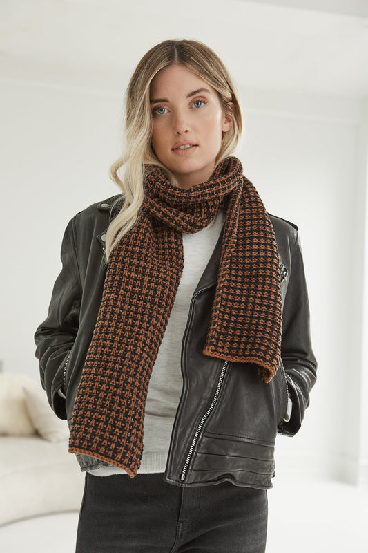 Cedar Falls Scarf (Knit)