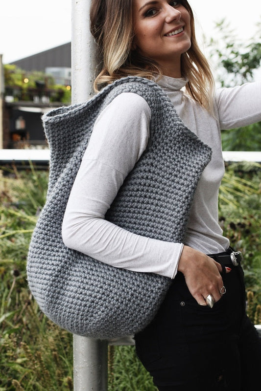 Red Hook Afternoon Shoulder Bag (Crochet)